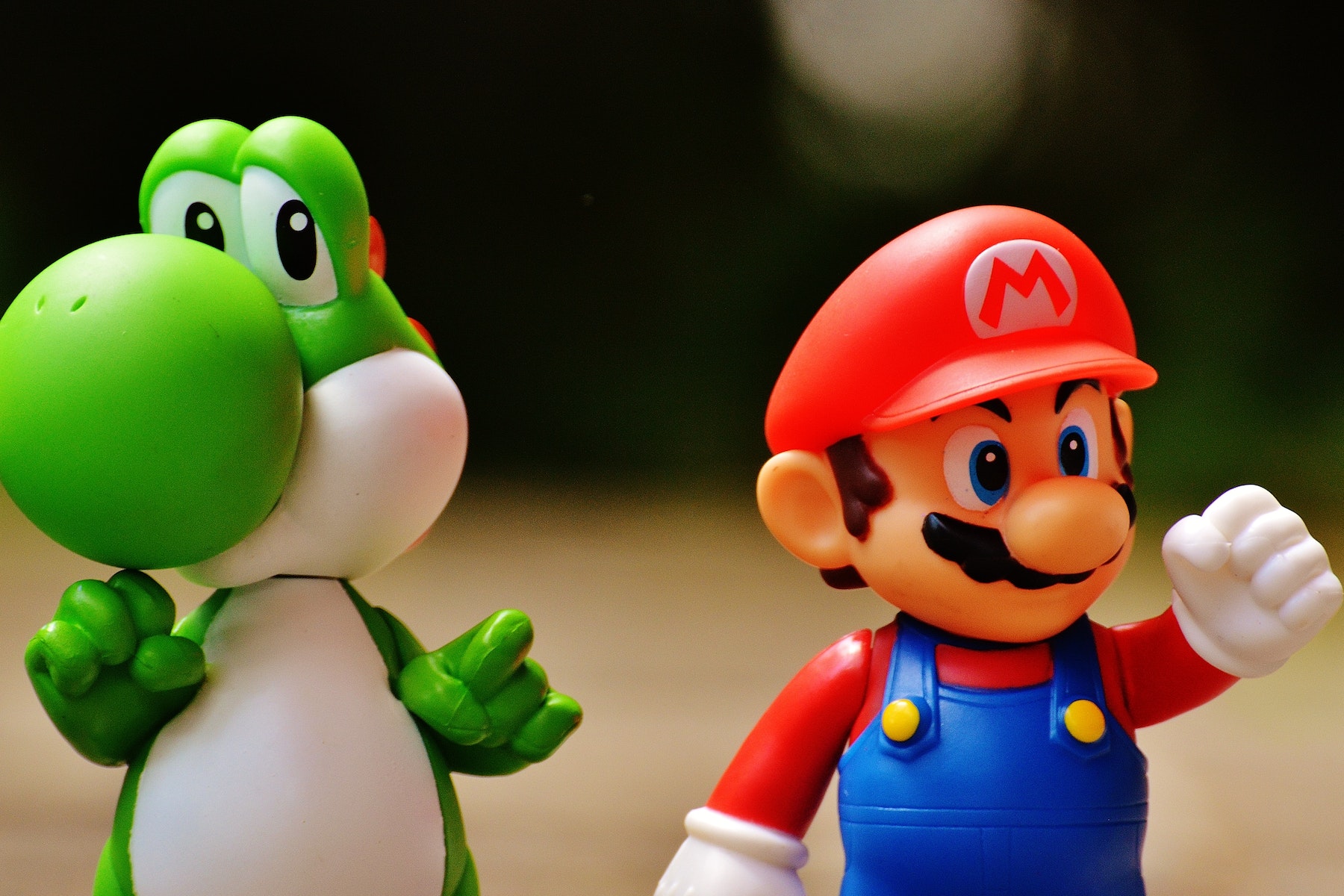 Super Mario and Yoshi Plastic Figure