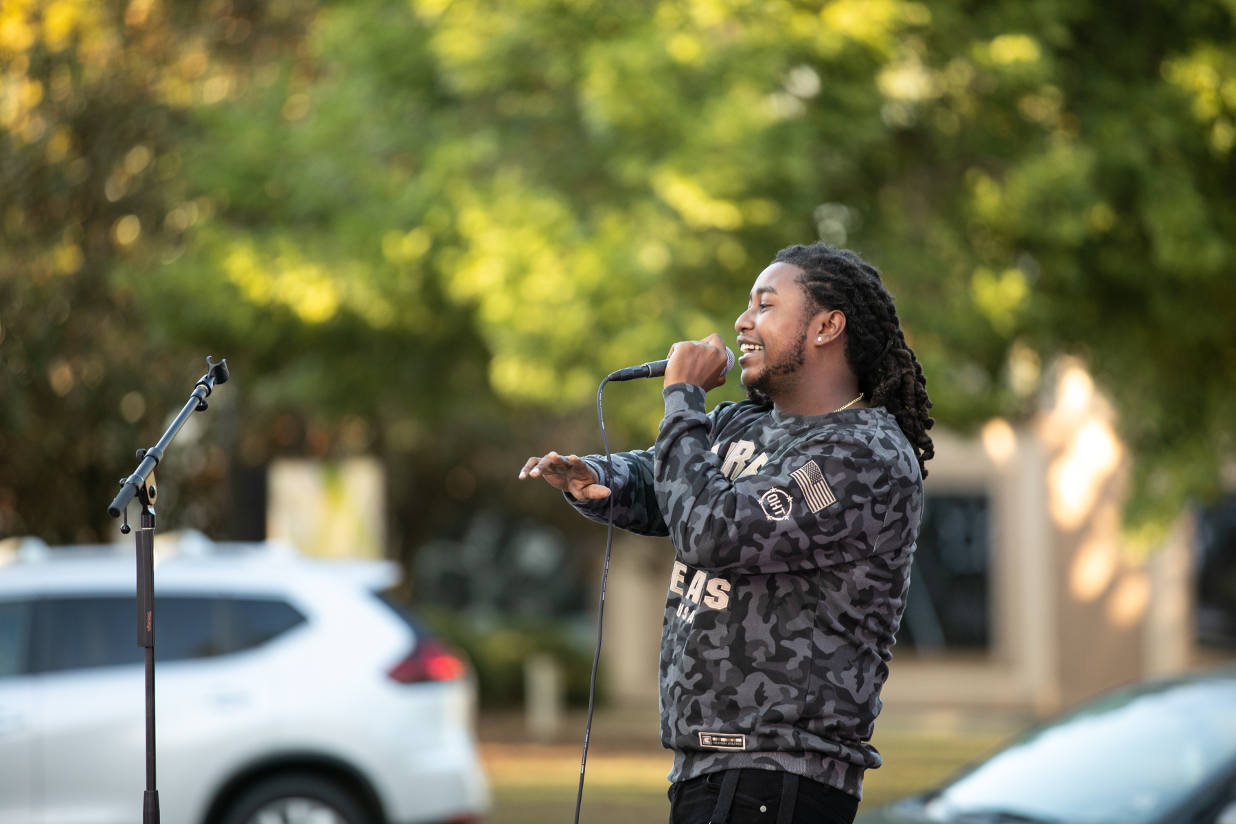 A Mercer student performs at Cubstock.