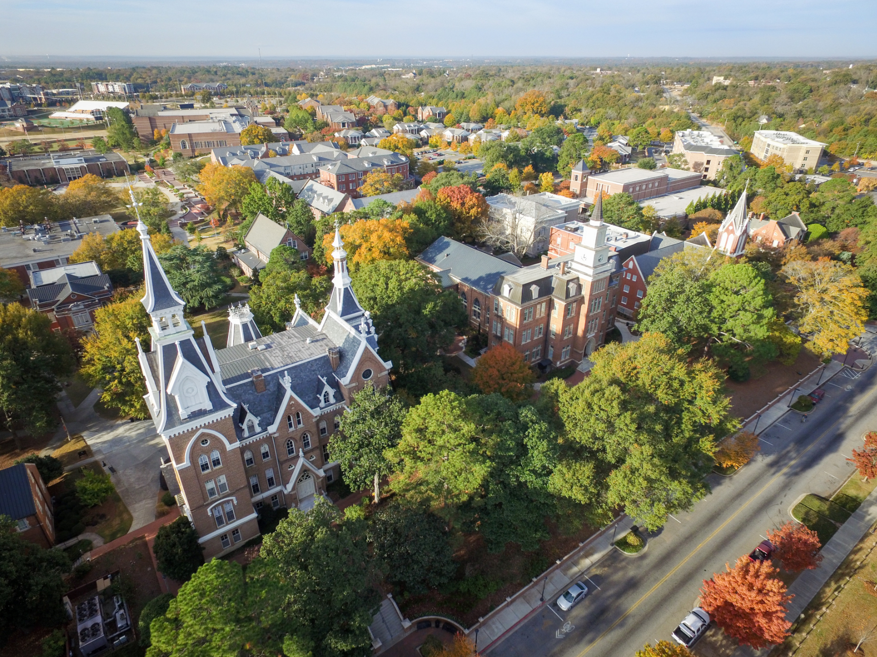 Aerial photo of Mercer University's Macon campus.